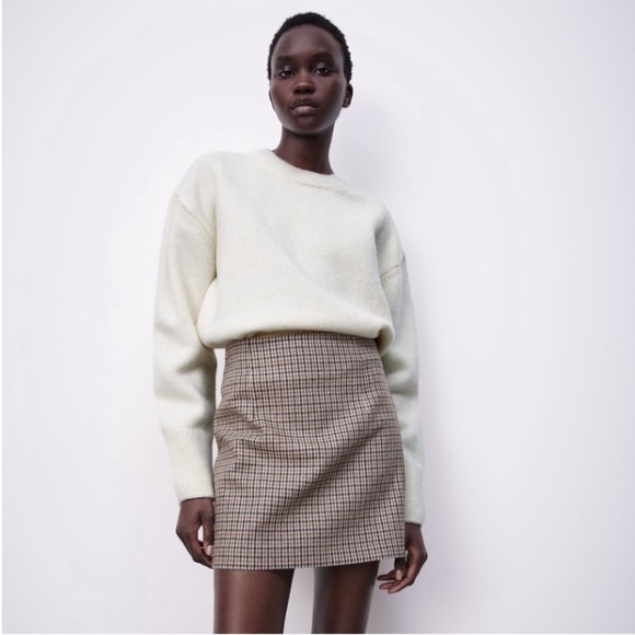 L. Zara 100% Wool Sweater - Picture 8 of 14